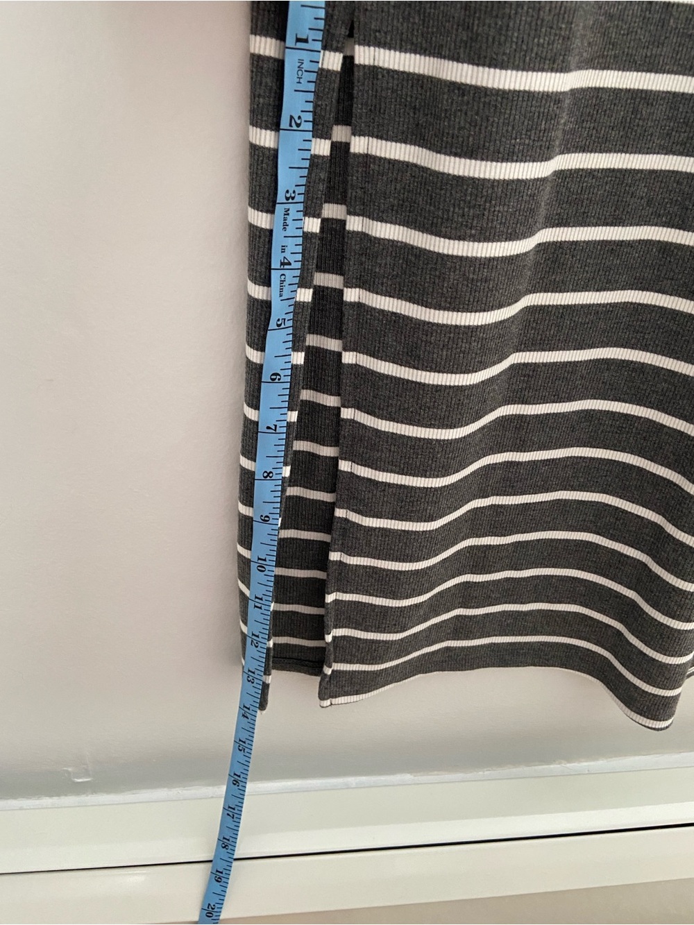 NWOT Striped T-Shirt Dress Grey White Short Sleeve Crew Neck Bodycon - Picture 10 of 13